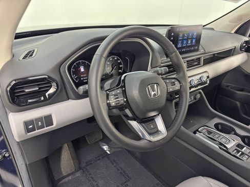 Used 2025 Honda Pilot EX-L image 12