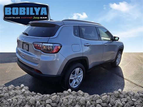 Used 2022 Jeep Compass Latitude w/ Convenience Group image 3