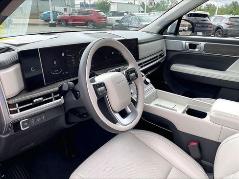 Used 2025 Hyundai Santa Fe Calligraphy AWD/4WD image 8