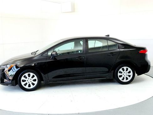 Used 2024 Toyota Corolla LE FWD image 3