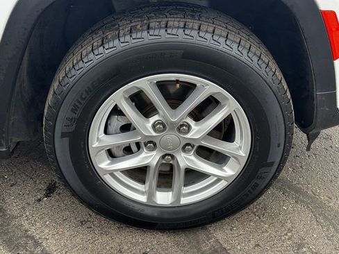 Certified 2025 Jeep Grand Cherokee L Laredo w/ Luxury Tech Group I image 9