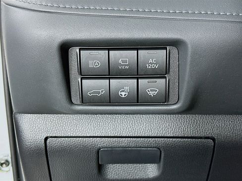 Used 2022 Toyota Highlander Platinum image 10