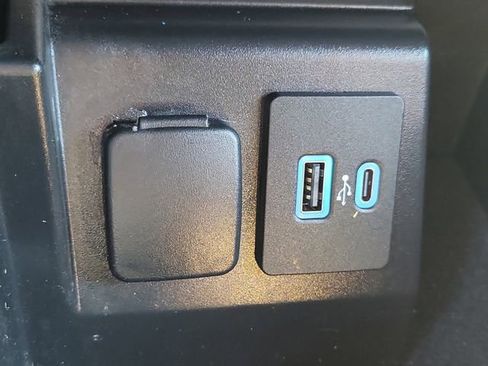 Certified 2023 Ford Explorer XLT w/ Equipment Group 202A image 15