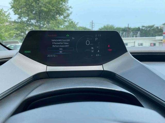 Certified 2025 Toyota Prius FWD image 27