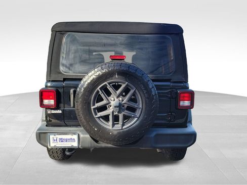 Used 2024 Jeep Wrangler Unlimited Sport AWD/4WD image 8