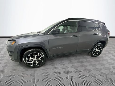 Certified 2024 Jeep Compass Limited AWD/4WD image 4