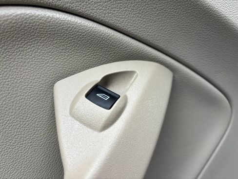 Used 2016 Ford Escape SE FWD image 47