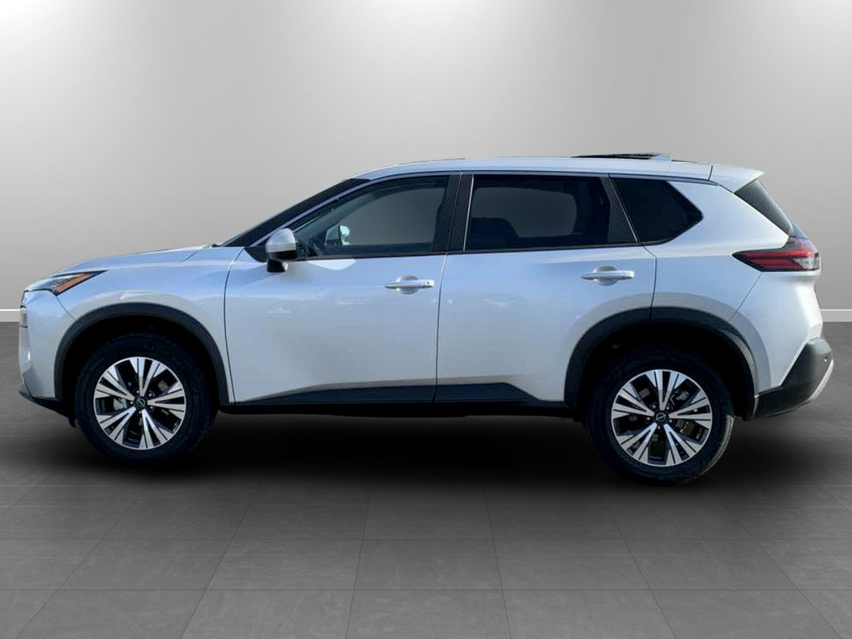 Used 2023 Nissan Rogue SV FWD image 4