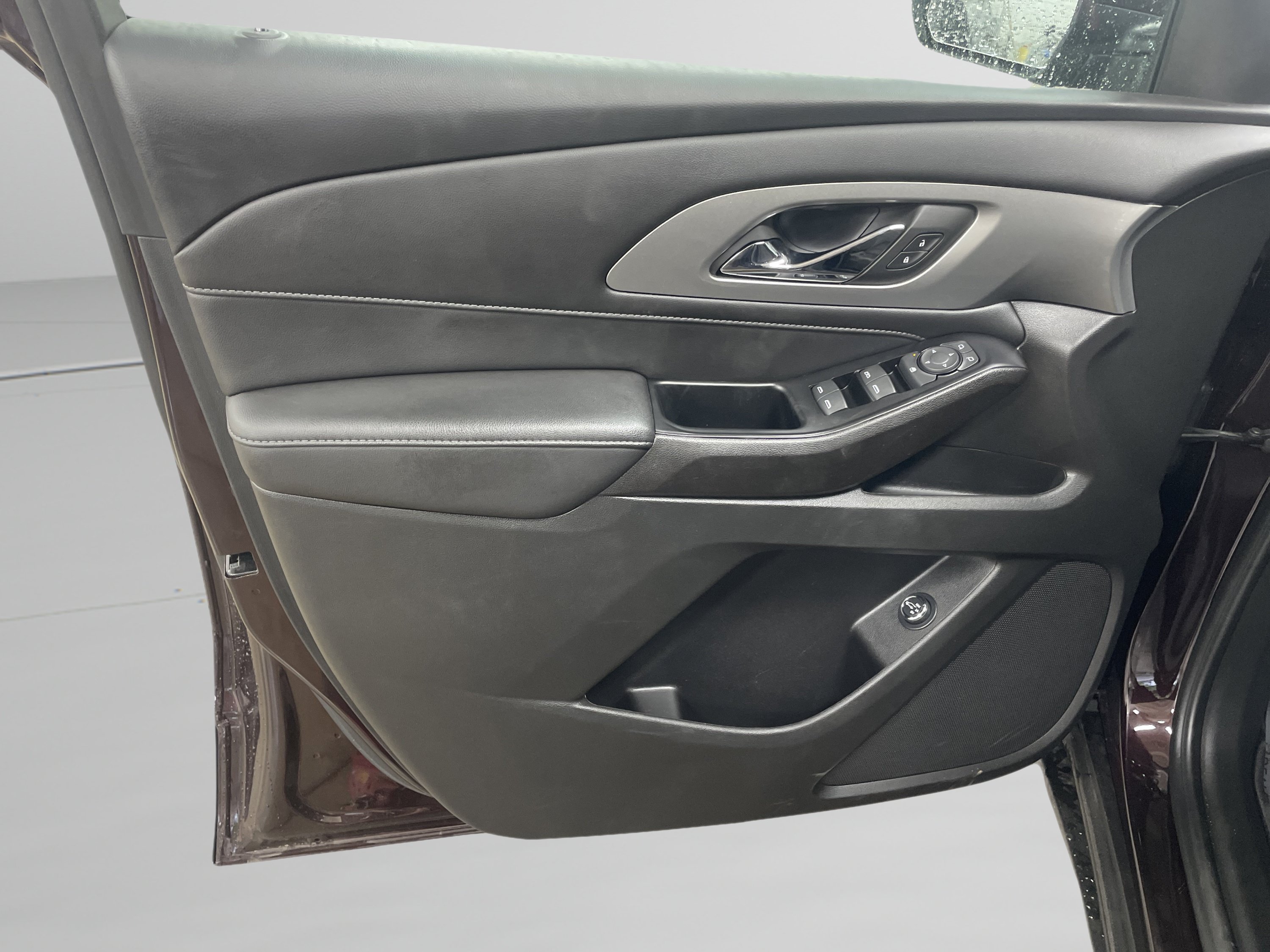 Used 2023 Chevrolet Traverse LT AWD/4WD image 12