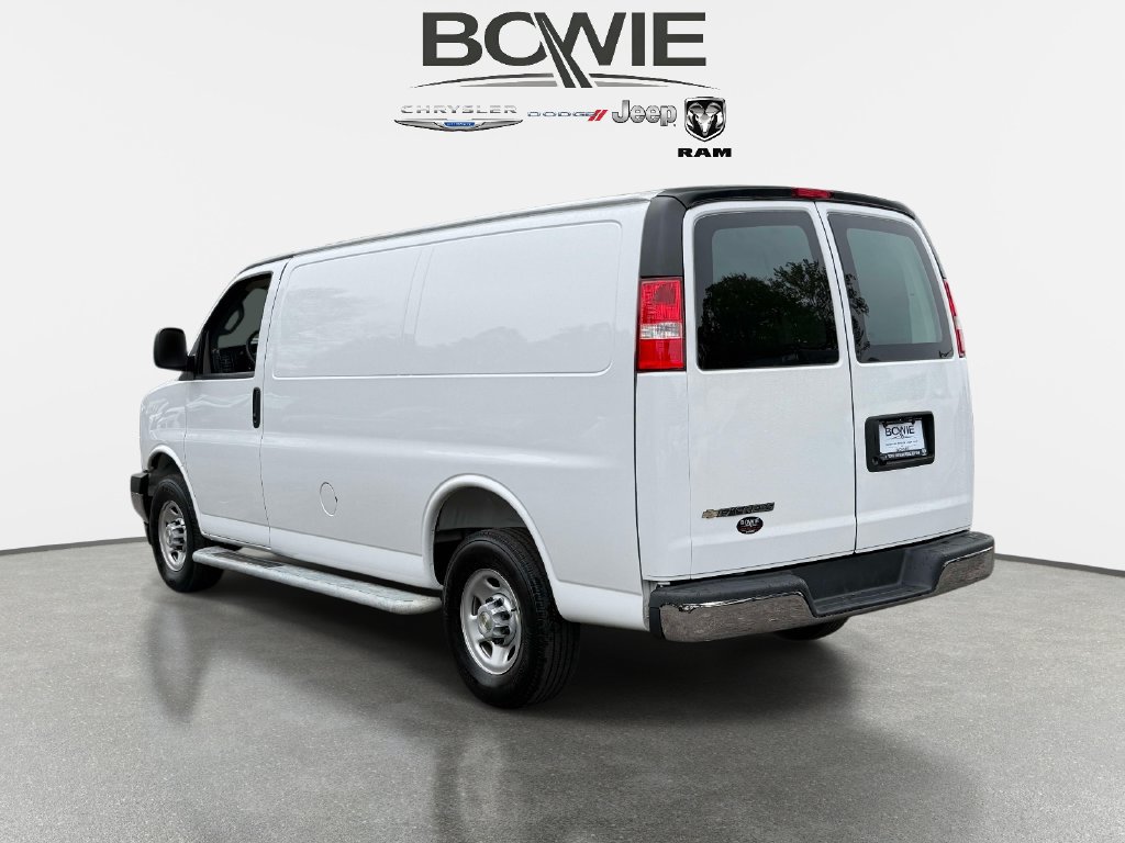 Used 2025 Chevrolet Express 2500 w/ Driver Convenience Package RWD image 4