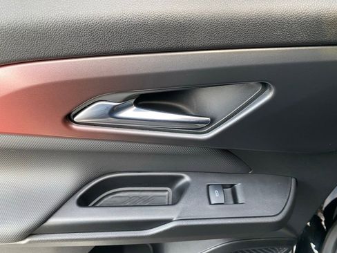 Used 2025 Chevrolet Equinox EV RS image 17