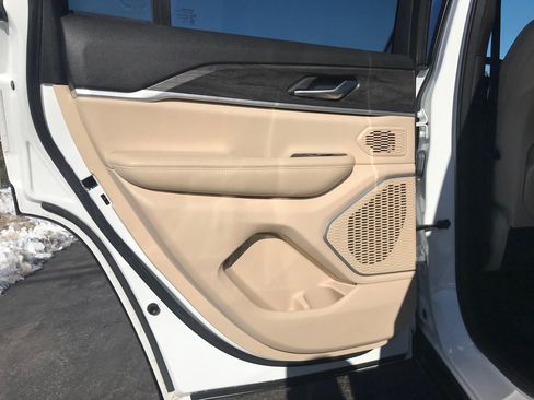 Used 2023 Jeep Grand Cherokee Sport Utility 4D image 37