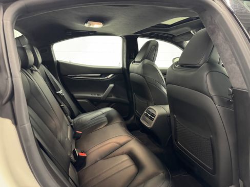 Used 2022 Maserati Ghibli Modena Q4 image 18