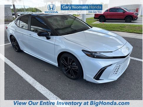 Used 2025 Toyota Camry XSE FWD image 6