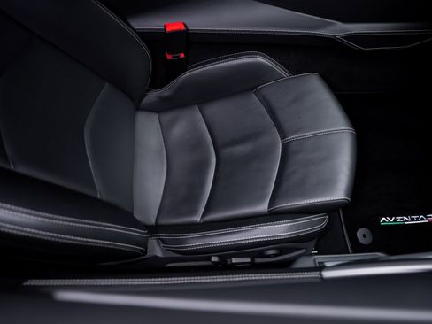 Used 2014 Lamborghini Aventador LP 700-4 image 65