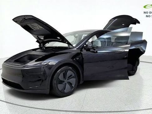 Used 2026 Tesla Model Y 2WD image 14