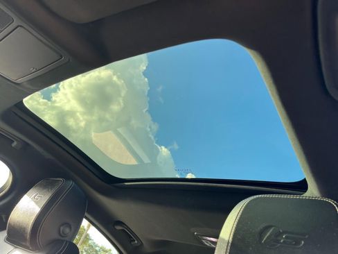 Used 2016 Jaguar XF S image 26