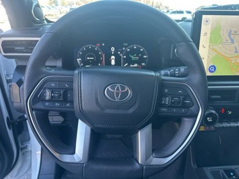 Used 2025 Toyota 4Runner Limited image 14