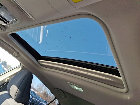 Certified 2025 Subaru Crosstrek 2.0i Premium image 16