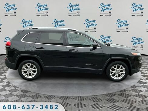 Used 2016 Jeep Cherokee Latitude w/ Cold Weather Group FWD image 4