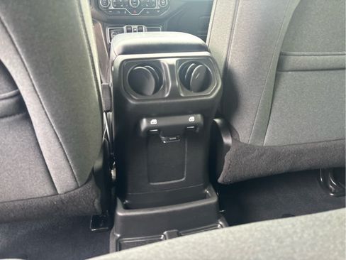 Used 2024 Jeep Wrangler Unlimited w/ Convenience Group AWD/4WD image 12