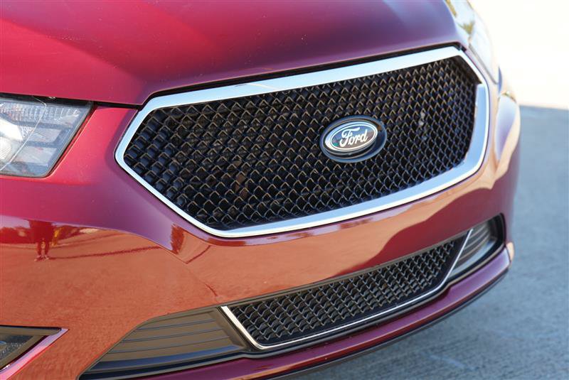Used 2013 Ford Taurus SHO AWD/4WD image 23