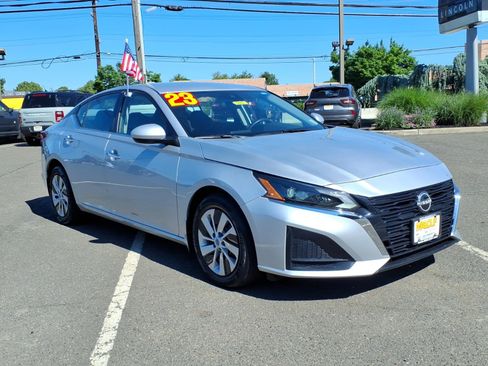 Used 2023 Nissan Altima 2.5 S FWD image 1