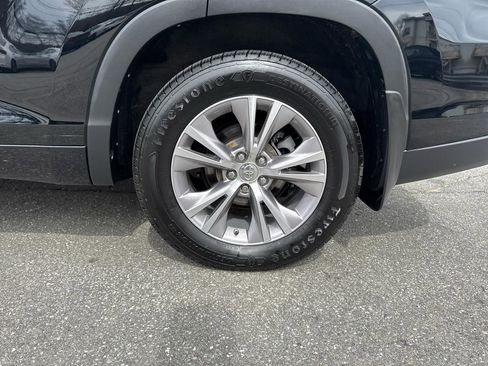 Used 2015 Toyota Highlander XLE AWD/4WD image 18