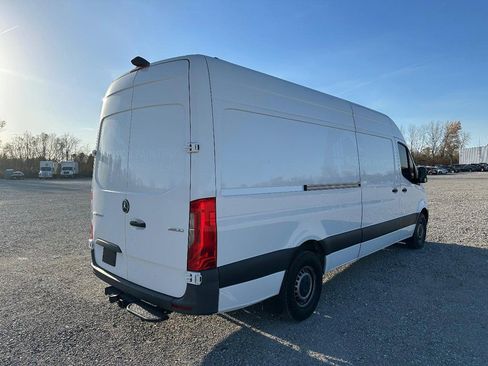 Used 2021 Mercedes-Benz Sprinter 2500 w/ Driver Convenience Package image 5