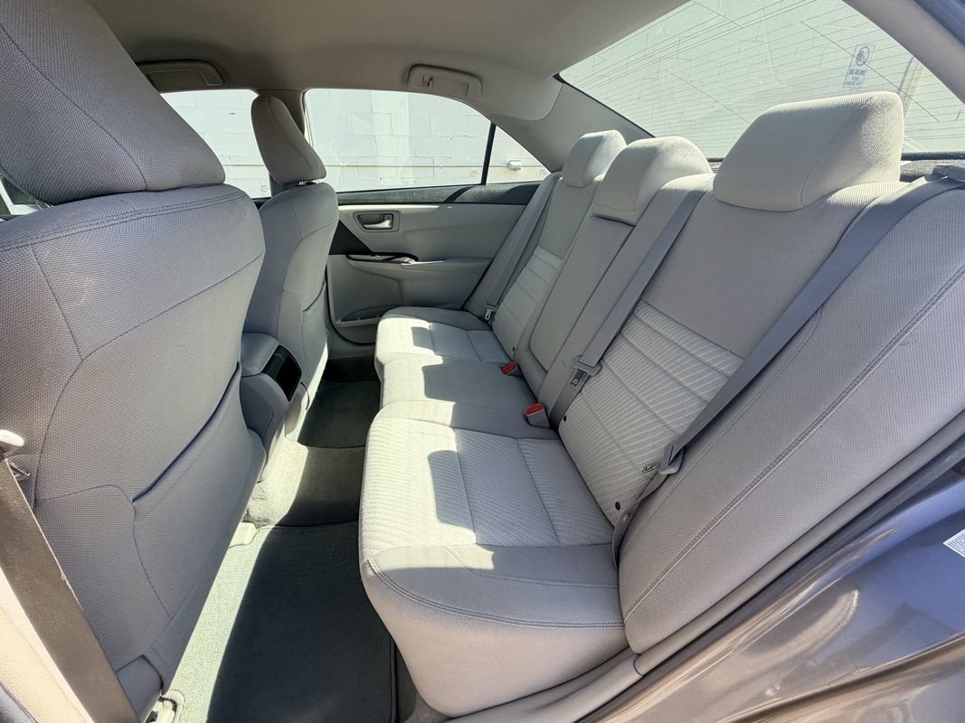 Used 2016 Toyota Camry LE FWD image 10