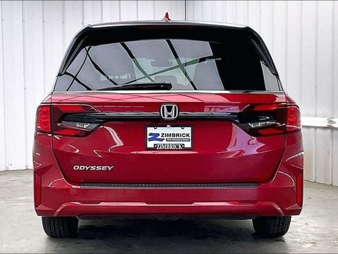 Certified 2026 Honda Odyssey EX-L image 4