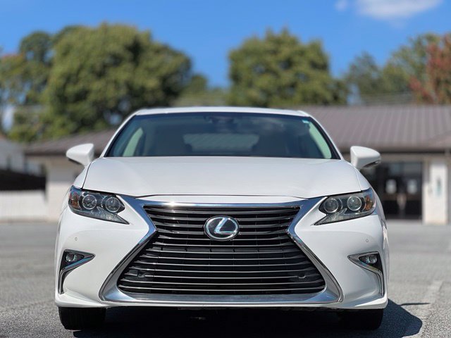 Used 2016 Lexus ES 350 w/ Luxury Package w/Wood Trim FWD image 2