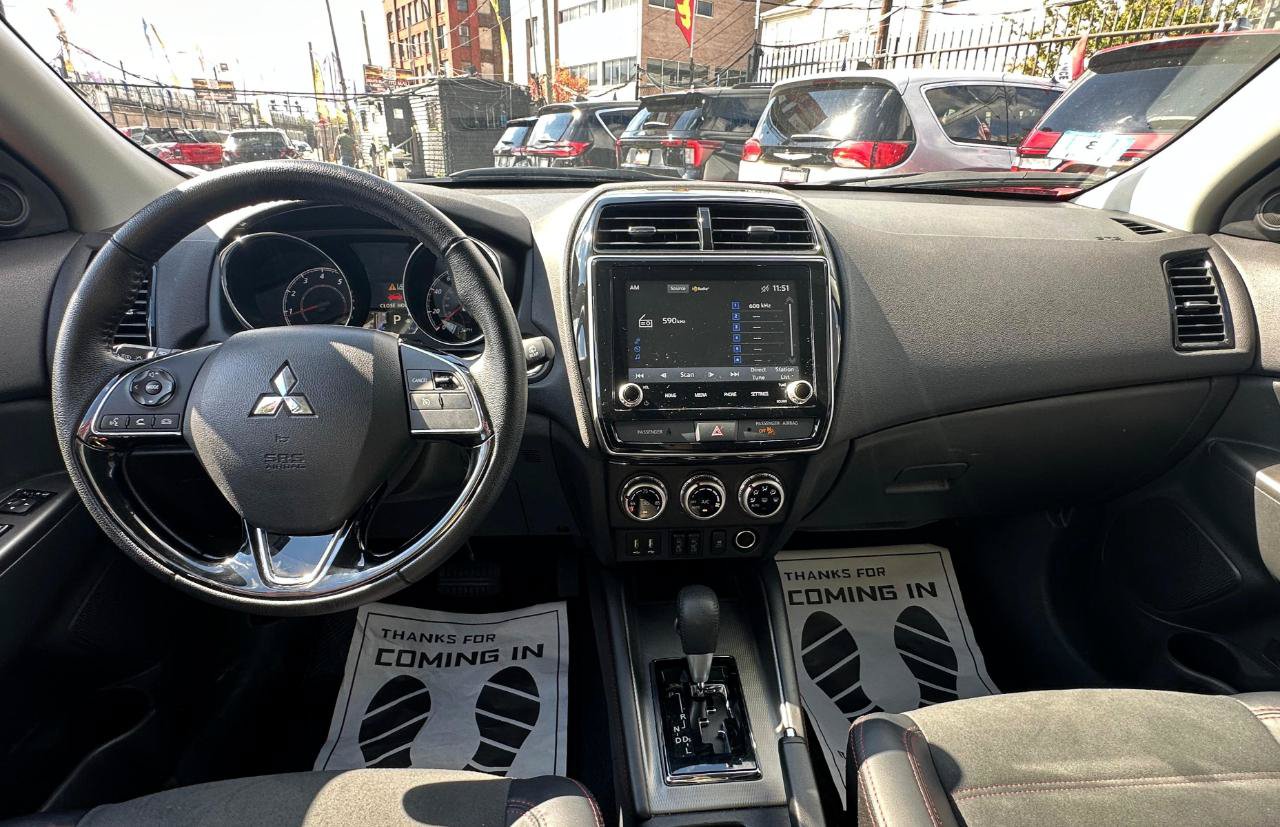 Used 2025 Mitsubishi Outlander Sport LE AWD/4WD image 9