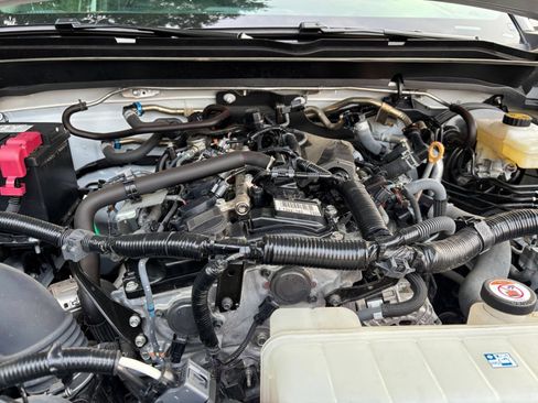 Used 2025 Toyota Tacoma TRD Off-Road AWD/4WD image 31