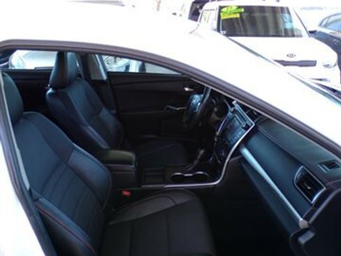 Used 2016 Toyota Camry SE FWD image 28
