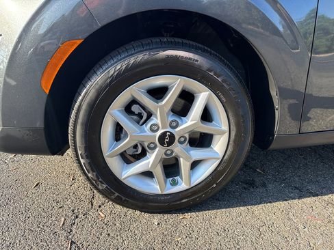 Certified 2023 Kia Soul LX w/ Option Group 015 image 9