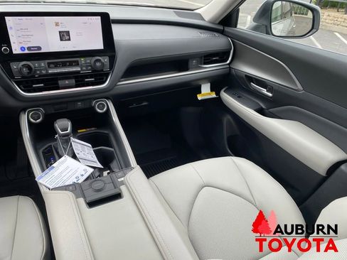 New 2026 Toyota Grand Highlander AWD Hybrid image 28