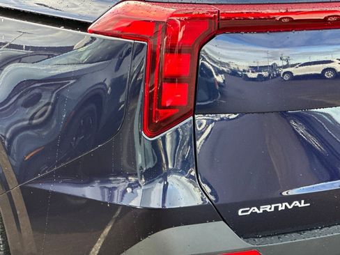 New 2026 Kia Carnival LXS image 7