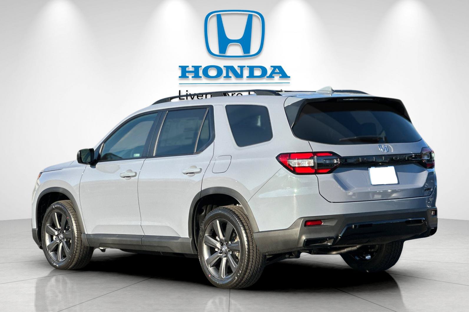 New 2026 Honda Pilot Sport image 4