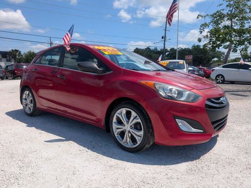 Used 2013 Hyundai Elantra GT w/ Touch & Go Pkg FWD image 3