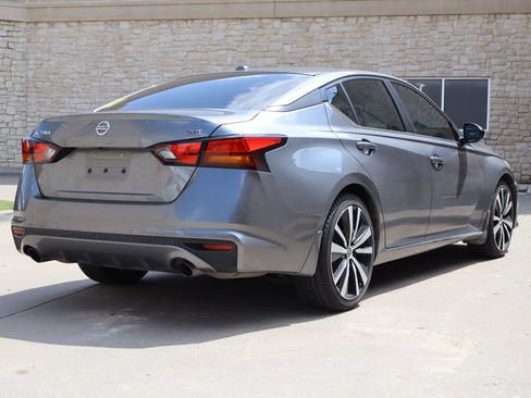 Used 2020 Nissan Altima 2.5 SR FWD image 3