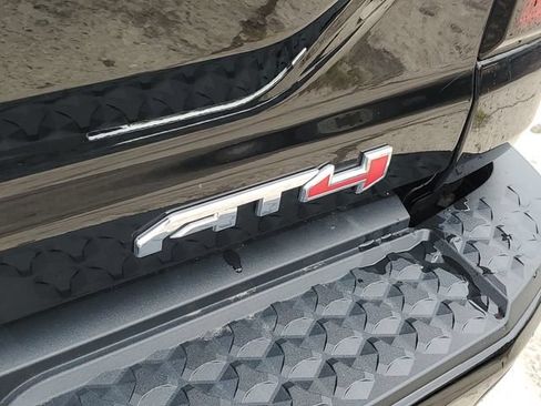 Used 2023 GMC Canyon AT4 w/ AT4 Premium Package AWD/4WD image 6