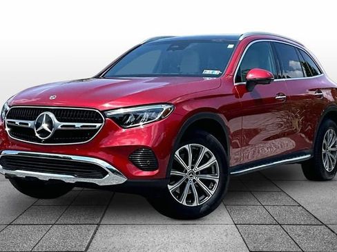 Used 2023 Mercedes-Benz GLC 300 4MATIC image 2