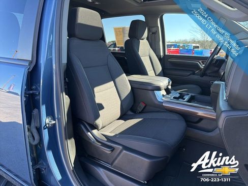 Used 2024 Chevrolet Silverado 2500 LT w/ Convenience Package image 24