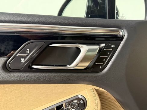 New 2025 Porsche Macan image 25