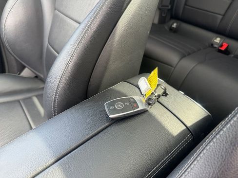 Used 2020 Mercedes-Benz GLC 300 4MATIC image 26