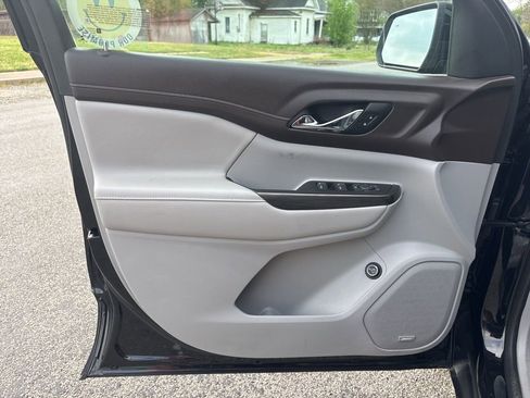 Used 2023 GMC Acadia SLT image 10