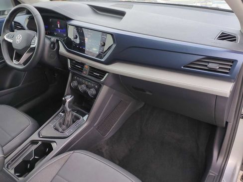 Used 2024 Volkswagen Taos SE image 28