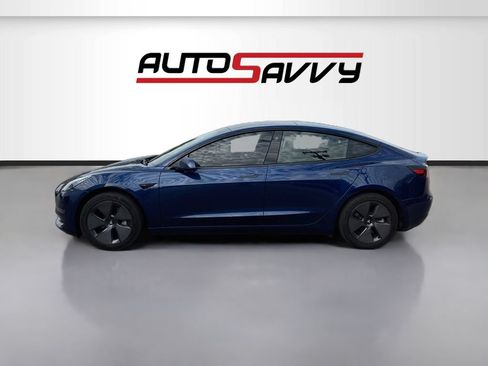Used 2023 Tesla Model 3 Standard Range RWD image 4