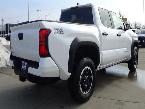 Used 2025 Toyota Tacoma TRD Off-Road image 6